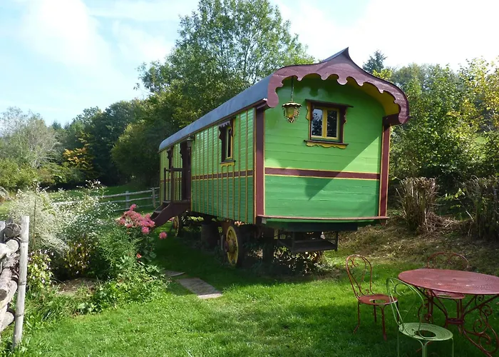 Les Folies De La Serve Bed & Breakfast Ouroux