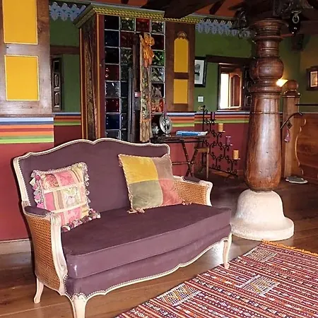 Les Folies De La Serve B&B